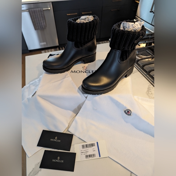 Authentic Moncler cuffed rain boots excellent condition! Size 40! - Picture 9 of 12
